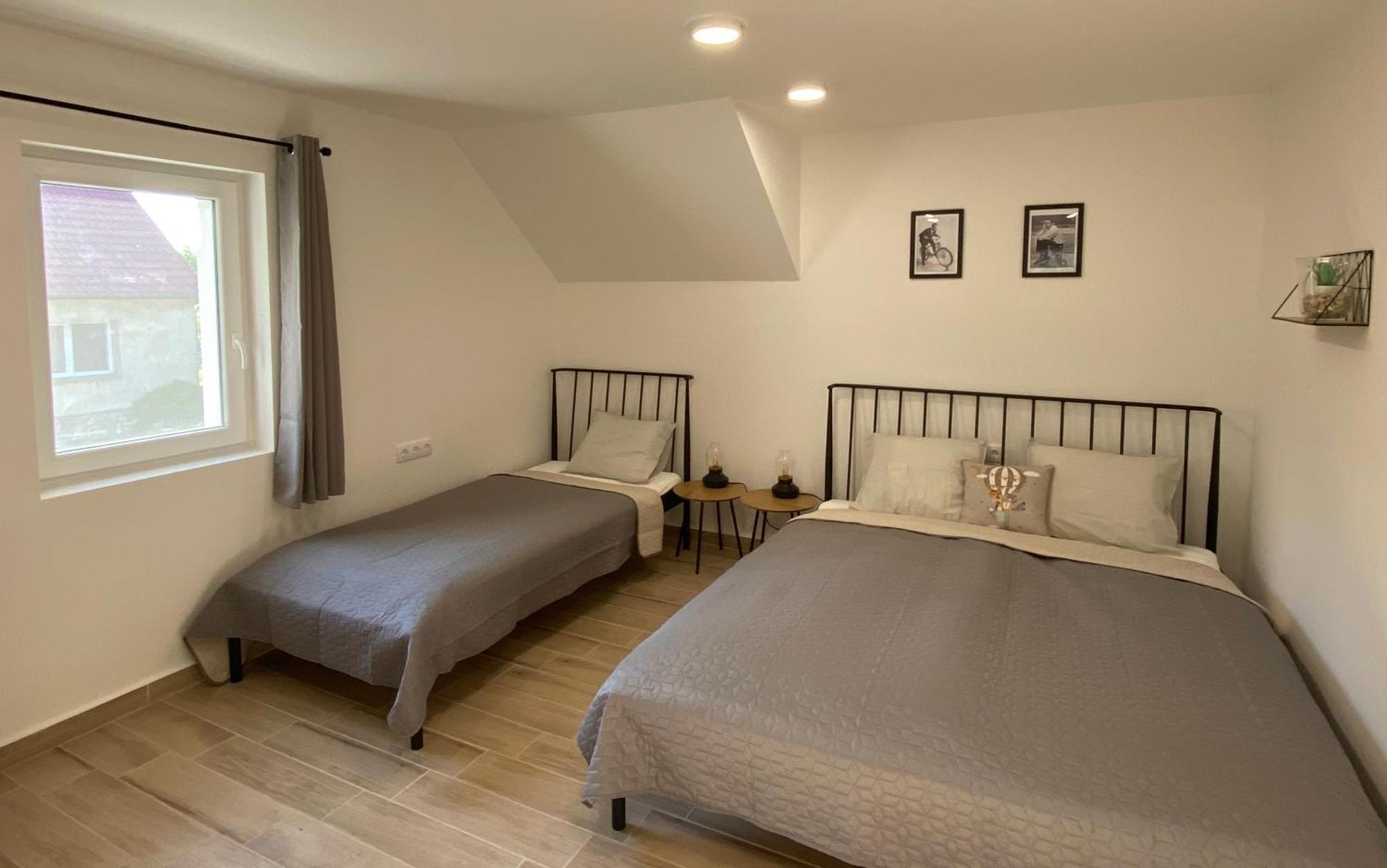 Bike & Fun Apartments - Balatonakarattya Room photo